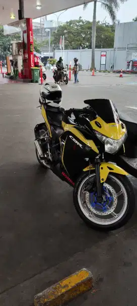 CBR 25 R 2011 Terawat