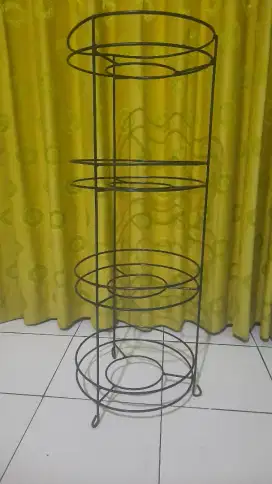 Rak panci besi warna hitam 4 susun