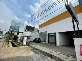 Disewakan Ruko besar 2Lantai di pinggir Jalan Raya Siliwangi, Bekasi