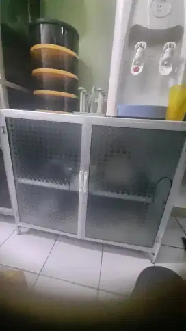 Rak piring dan kompor