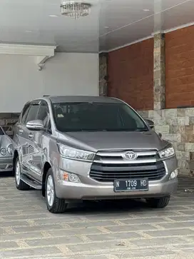 innova reborn V Diesel matic 2016