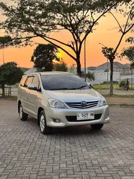 INNOVA 2.0 V MT 2009