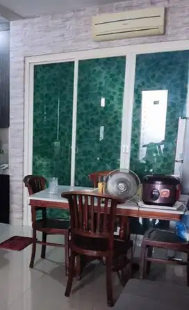 0844 - Dijual Rumah 2 Lantai SHM di Jl. Manyar Jaya, Surabaya