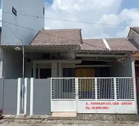 DISEWAKAN RUMAH DI GKB GRESIK