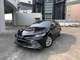 (TDP 10 jt) Toyota Camry 2.5 V AT Matic Thn 2020