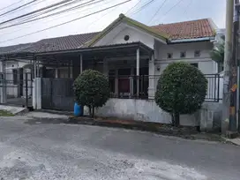 Rumah Siap Huni Lokasi Strategis di Taman Kopo Indah 3