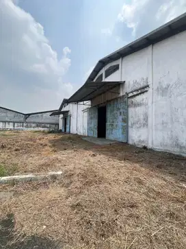 Disewakan Gudang Raya Bypass Krian Sidoarjo Siap Huni