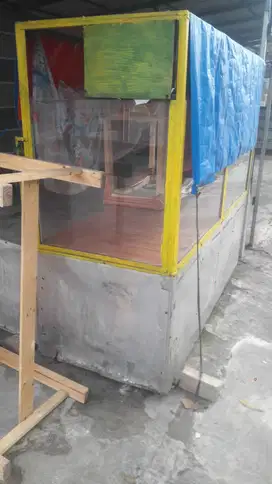 Gerobak dan meja 2 buah