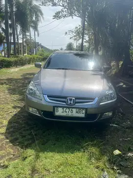 Honda Accord matic tipe tertinggi VTIL 2005