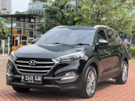 Hyundai tucson GLS 2.0 matic AT 2016 hitam