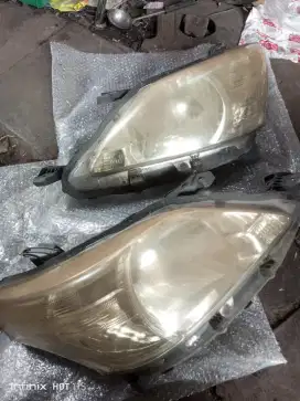 Lampu depan toyota inova
