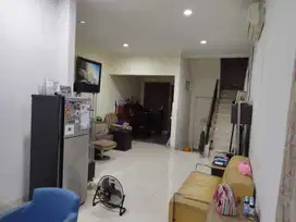 Rumah Hoek Semi Furnished Cluster Canary The Springs
