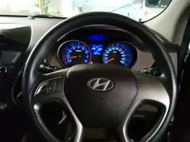 Dijual Hyundai Tucson Matic 2011