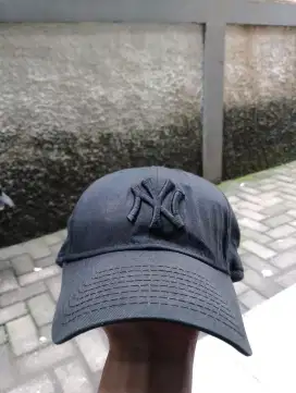 Topi New Era 39thirty black on black