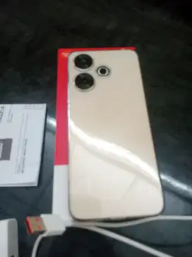 Redmi 13 Sandy Gold 8GB/128GB Mulus Seperti Baru