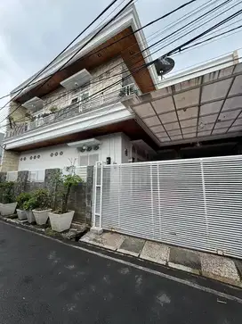 Dijual rumah modern , jakarta pusat