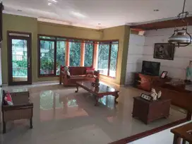 Dijual Cepat Rumah 3 Lantai, Puspita Loka BSD