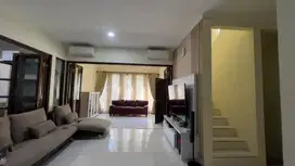 Dijual Rumah Cantik Discovery Residence bintaro Jaya