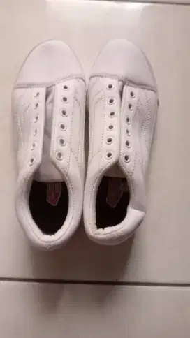 Sepatu Vans Pria & Wanita