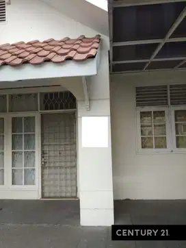 Rumah Bagus Semi Furnished Di Cluster Meadow Green Lippo Cikarang