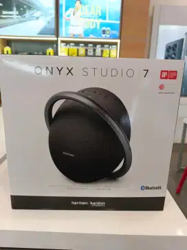 Harman Kardon Onyx Studio 7