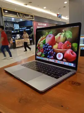 Macbook Pro Retina 13 inch , 2018