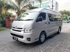 HIACE COMMUTER 3.0 MANUAL DIESEL (MOBIL BARU