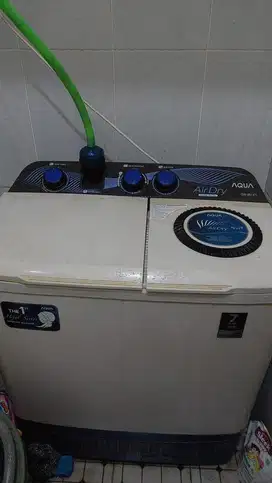 JUAL CEPAT MAU PINDAHAN Mesin cuci merk aqua