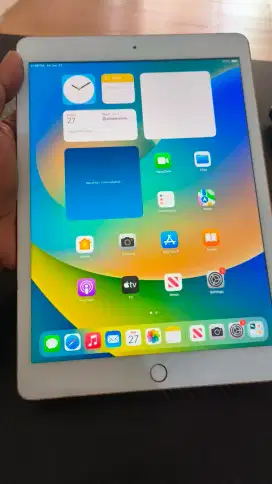 Ipad 8 32gb wifi ,unit only normal bisa tt handphone