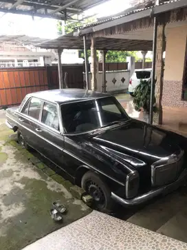 Dijual Mercedes-Benz W114 280ce — Murah, Surat Lengkap