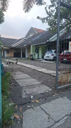 Di Jual 4 Bangunan Paviliun di Selatan Pasar Gentan