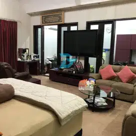 Rumah Surabaya Tengah Kota Manyar Kartika Kolam Renang