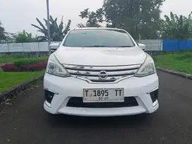 Nissan grandlivina xv 2016