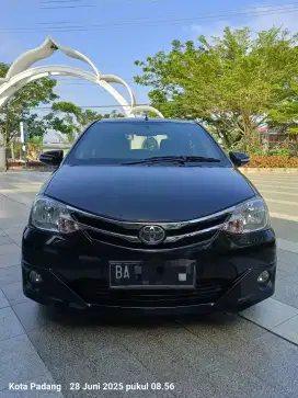 Etios Valco 1.2 type G manual warna hitam