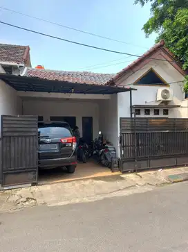 Rumah 1,5 Lantai di Klender Duren Sawit