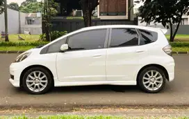 TDP 15JT Kredit Honda Jazz 1.5 RS AT MMC 2013 Last Model Siap Pakai