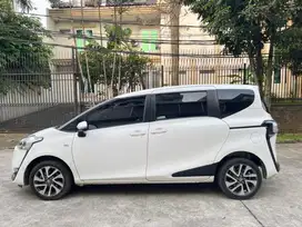 TOYOTA SIENTA 2017