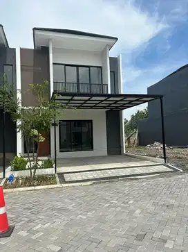 PANDANARAN AVENUE BULUSAN TEMBALANG