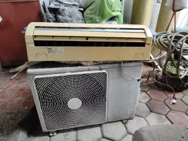 AC bekas 1 PK ( Toshiba dan Daikin)