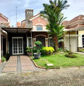 Rumah Graha Padma Semarang Barat, Semarang