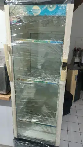 Kulkas pendingin minuman