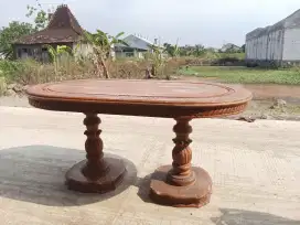 Meja Makan Besar Kayu Jati Nih Bos, Berasa Seperti Kerajaan Majapahit