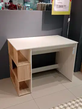 Meja belajar atau kantor minimalis