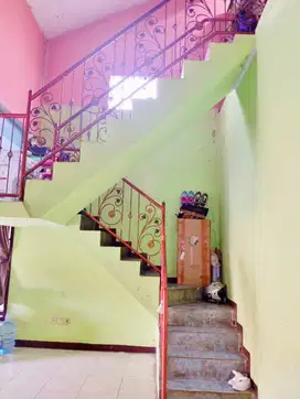 Di jual Rumah dua lantai Tanah dan Bangunan, Cibinong Pos PM