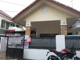 Rumah Disewa – Bisa untuk Kantor, Kawasan Strategis Tebet, JakSel