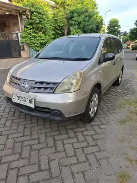 Nissan Grand livina 2010 Bensin