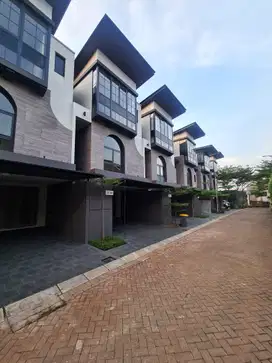 Rumah Cilandak TImur Dijual. UNIT BARU, Cluster Lokasi Jalan Utama