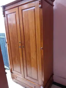 lomari kayu jati
