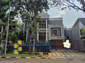 DIJUAL Rumah Mewah 3 Lantai Puspita Loka BSD