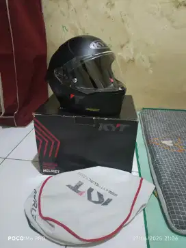 KYT R2R SIZE M kondisi 95% mulus